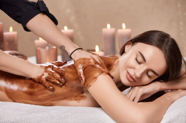 How to Use Chocolate Wax for Hair Removal