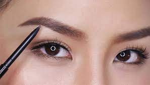 Maintaining Your Eyebrows After Waxing